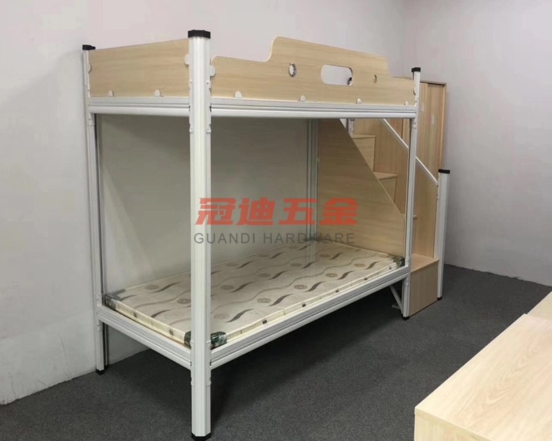 不同材质的宿舍铁床在保养方法上有何区别呢？